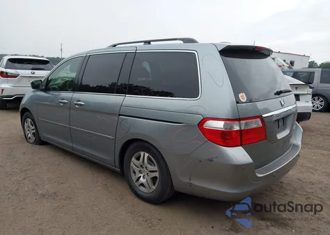 2005 Honda Odyssey Touring z USA, uszkodzony, nr VIN 5FNRL38845B120371